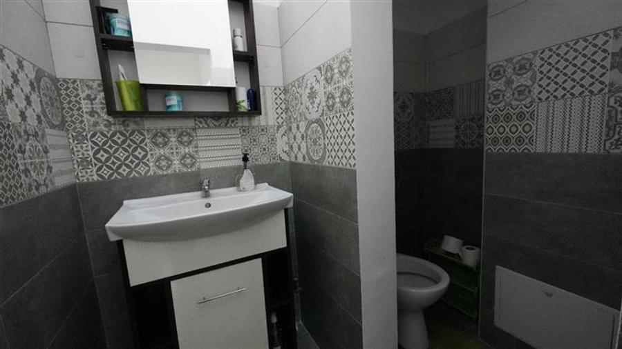 Spațiu comercial, de 232.5 mp, în Central