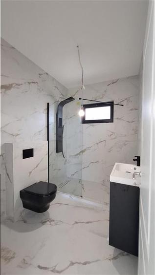 Casă individuală cu 4 camere cu Canalizare în Miroslava
