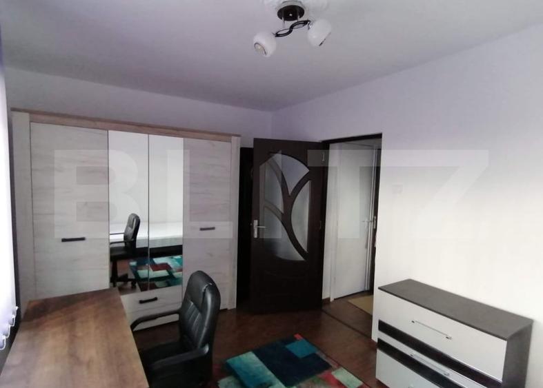 Apartament cu 2 camere decomandat, mobilat în Podul de Piatră