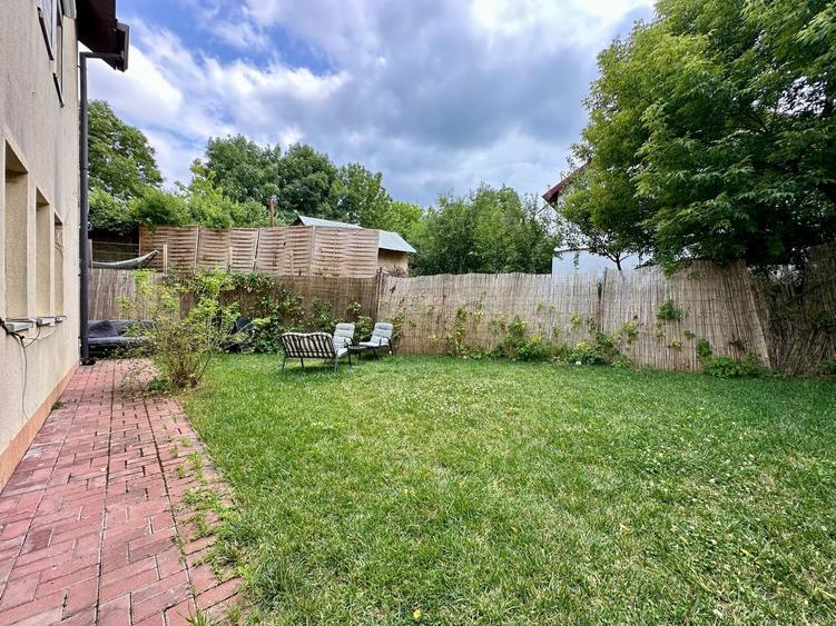 Apartament cu 3 camere semidecomandat în Bucium