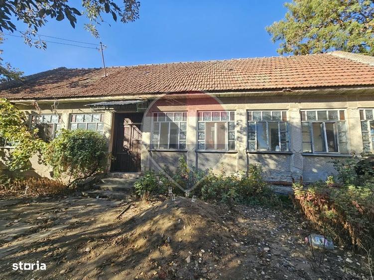 Casă cu 4 camere în Ficătar