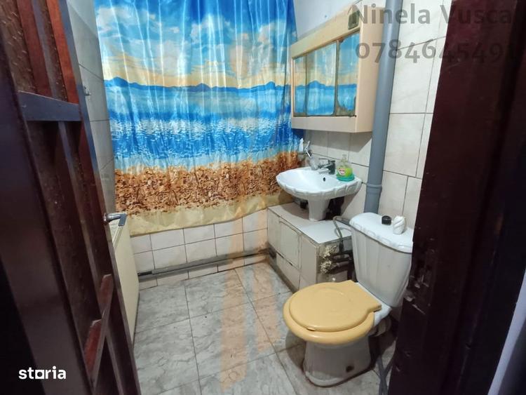Apartament cu 3 camere decomandat, mobilat în Micro 11