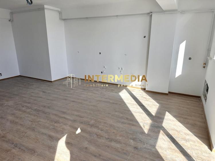 Apartament cu 3 camere în Cetate