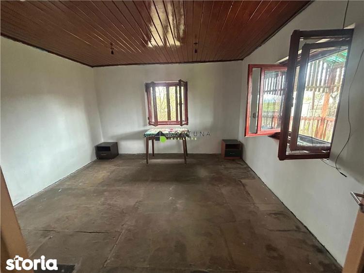 Casă cu 2 camere cu Teren 1850 Mp în Dobârlău