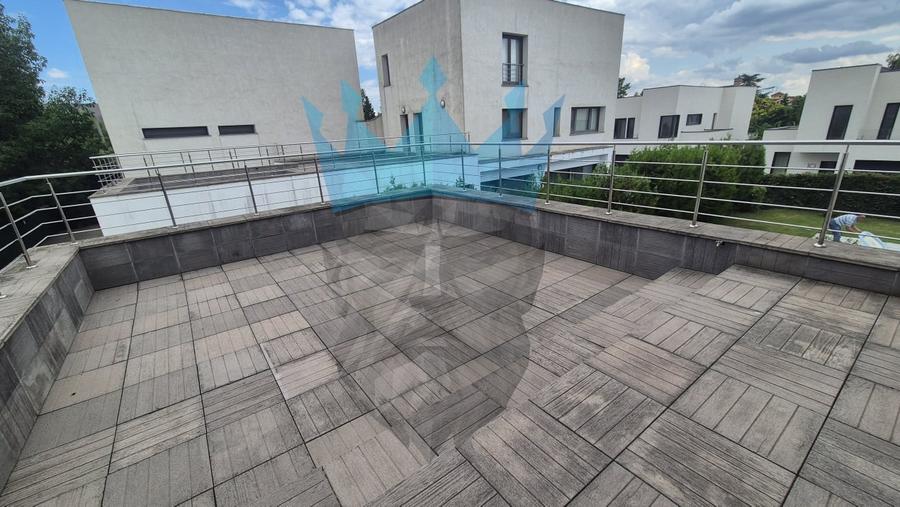 Duplex cu 5 camere cu Piscina în Voluntari