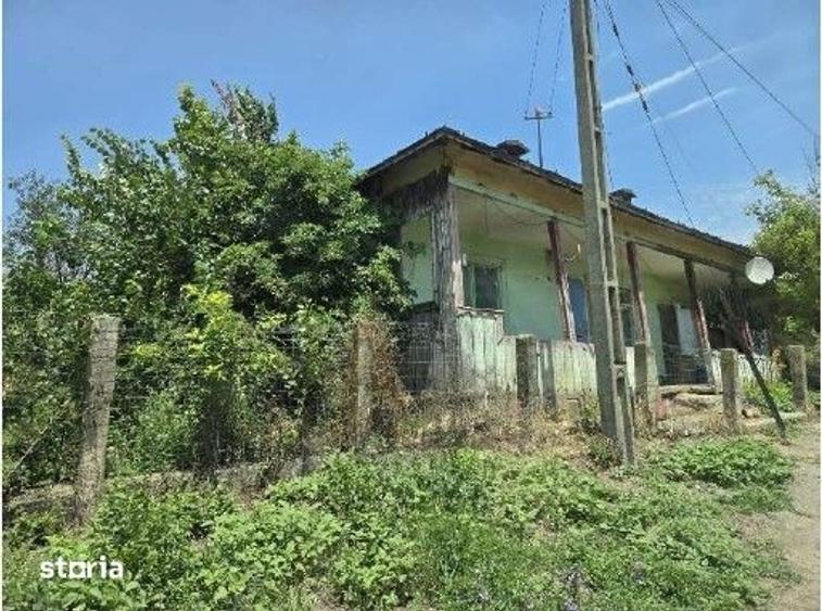 Casă cu 2 camere cu Teren 1108 Mp în Gogoșari