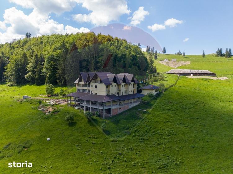 Spațiu comercial, de 1,974 mp, în Dâmbovicioara