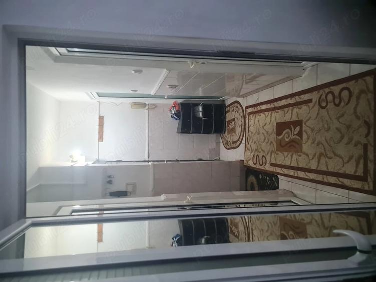 Apartament cu 2 camere semidecomandat în Micro 19