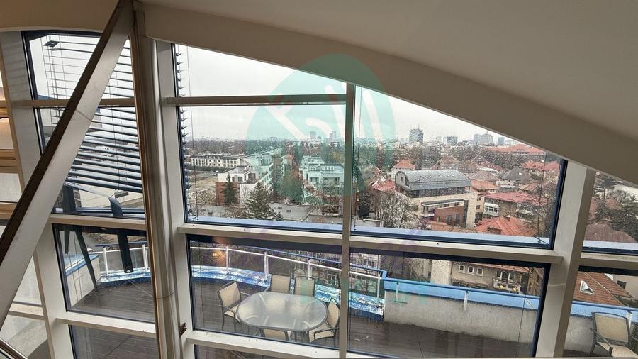 Penthouse cu 2 camere semidecomandat, mobilat în Aviatorilor