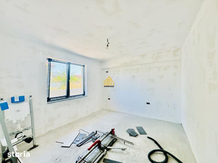 Casă cu 4 camere cu Teren 400 Mp în Domnești