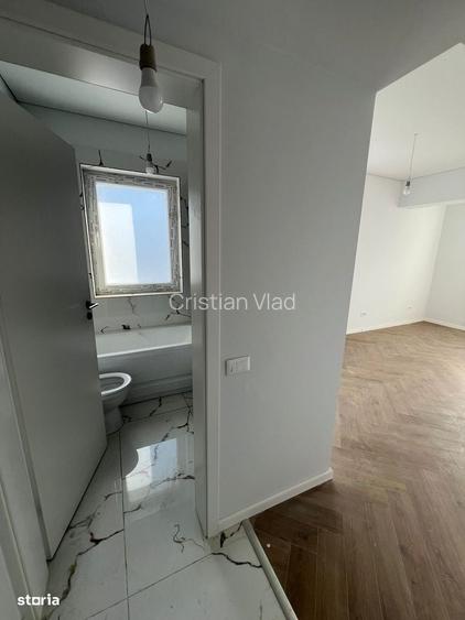 Apartament cu 3 camere , cu loc de parcare subteran ,metrou pacii.