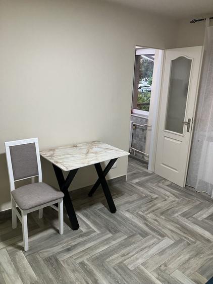 Garsonieră decomandată în Central