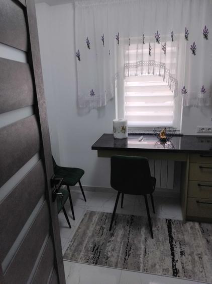 Apartament cu 2 camere semidecomandat în Siminicea