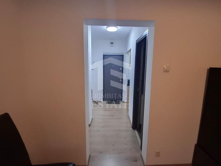 Garsonieră decomandată, mobilată în Titan
