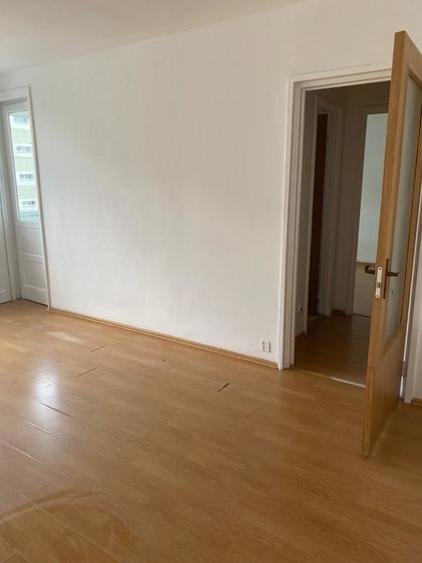 Apartament semidecomandat în Obor
