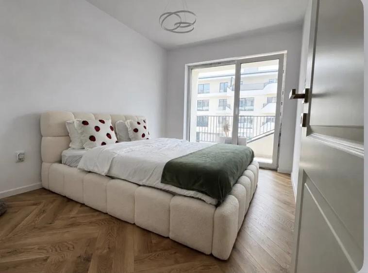 Apartament cu 2 camere semidecomandat, mobilat în Florești