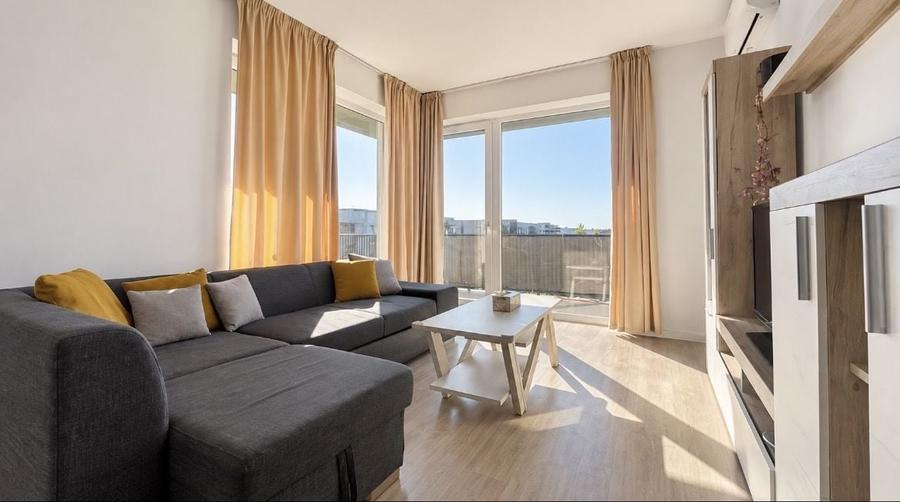 Apartament cu 3 camere decomandat în Central