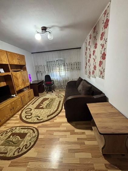 Apartament cu 2 camere decomandat în Broșteni