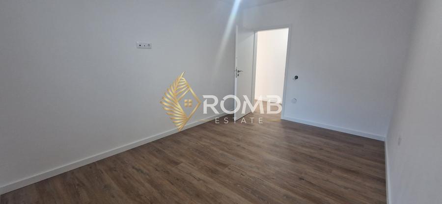 Apartament cu 3 camere decomandat în Florești