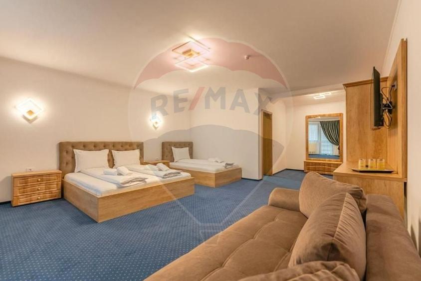 Proprietate turistică cu 14 camere, poziționare excepțională – Râșnov - 17