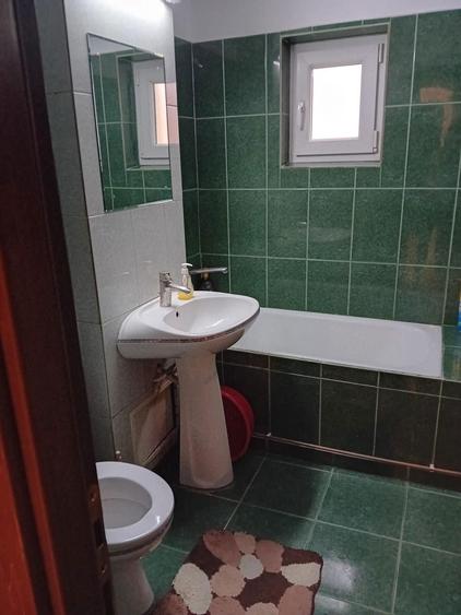 Inchiriez apartament 2 camere decomandat Sararilor, AC, centrala - 1