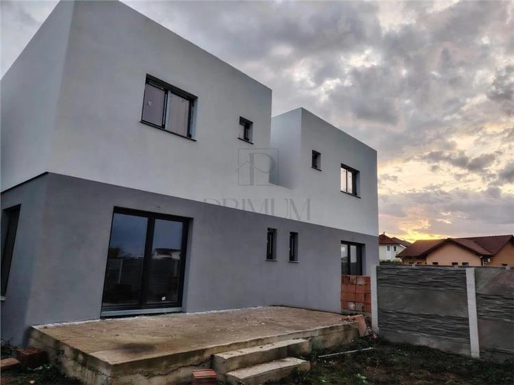 Duplex individual - personalizare interioara - 5 camere - 5