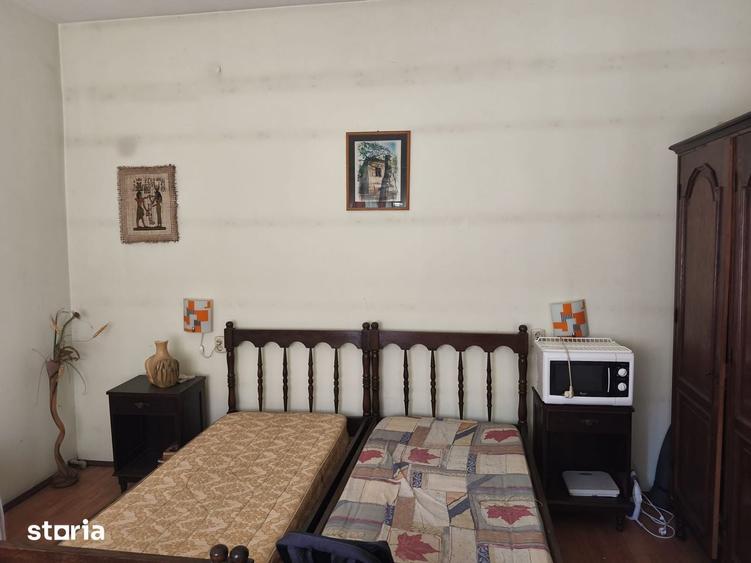 Cladire cu 2 apartamente, un spatiu comercial si anexe - Semicentral - 11
