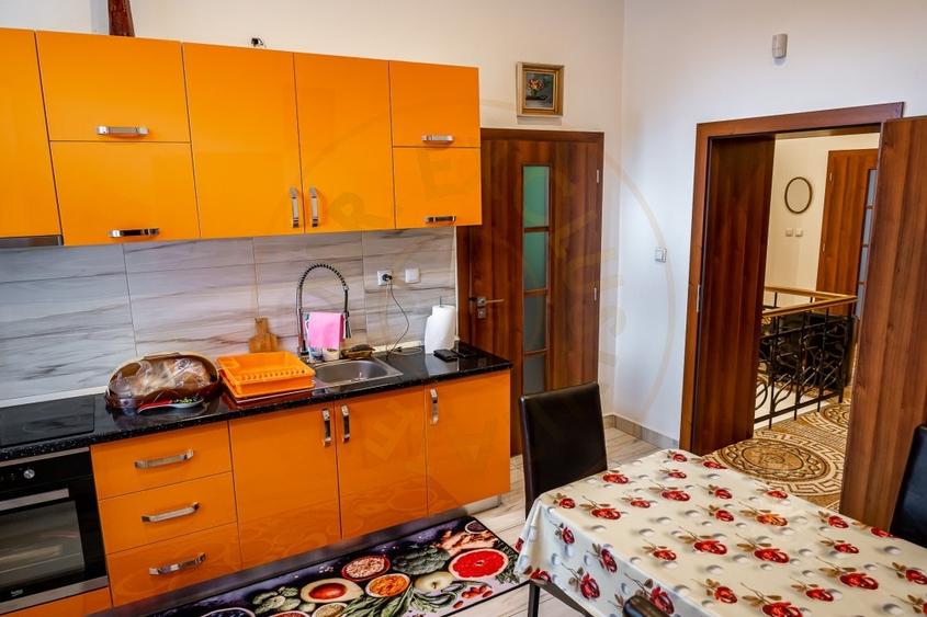 De Vanzare Apartament in casa Central - 5