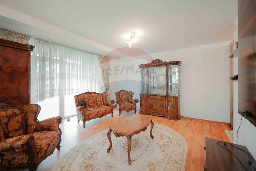 Apartament de Vânzare cu 3 Camere, Terasă de 32mp - 17