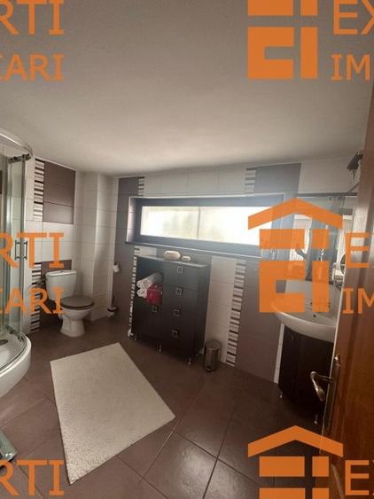 Vila de vanzare P+1+M situata in zona Stadion, Constanta - 12