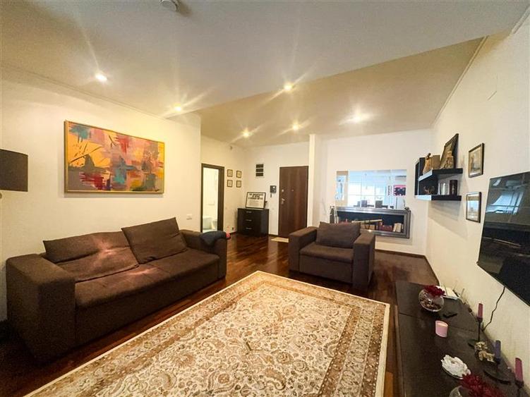 Apartament cu 3 camere decomandat, mobilat în Herăstrău — fotografia 3