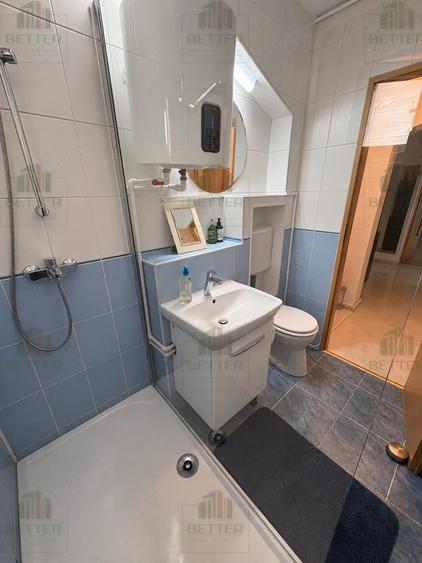 Apartament cu 3 camere decomandat în Sud