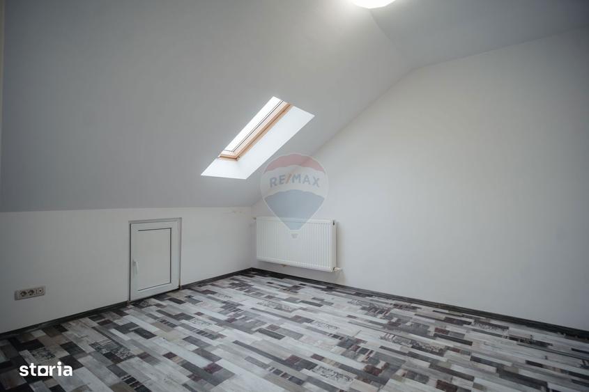 Apartament cu 3 camere de vanzare in zona Burdujeni - 3