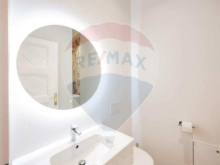Apartament cu 5 camere decomandat, mobilat în Ultracentral