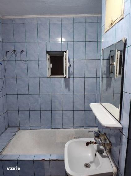 Apartament cu 2 camere decomandat în Broșteni
