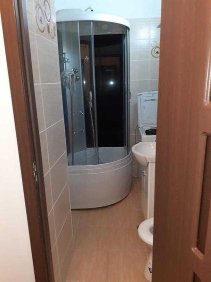 Garsonieră decomandată în Titan