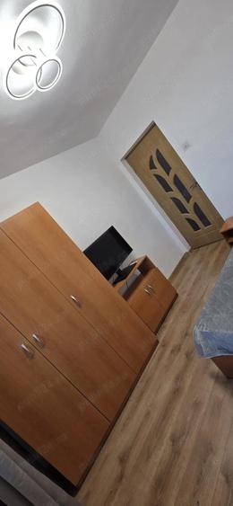 Inchiriez apartament 3 camere decomandat - 3