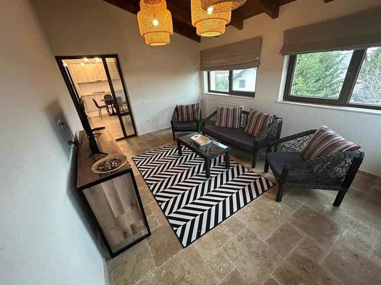 Apartament cu 3 camere decomandat în Albert