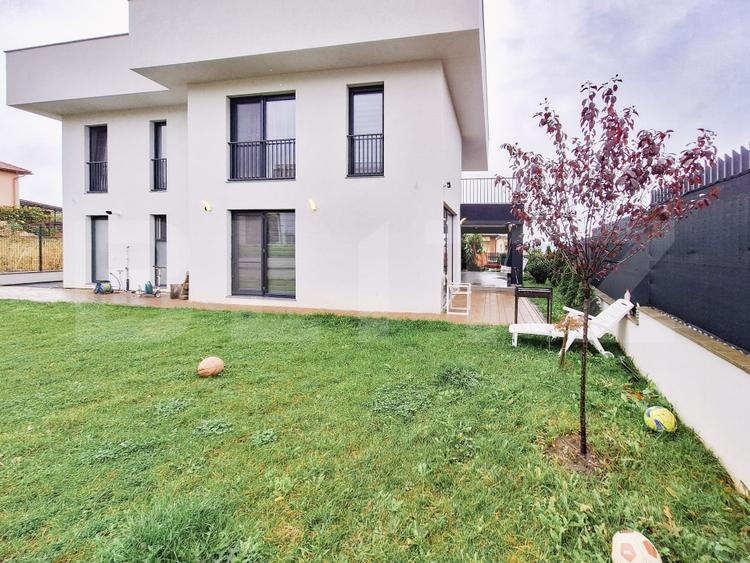 O locuinta de exceptie, unde confortul intalneste panorama orasului - 5