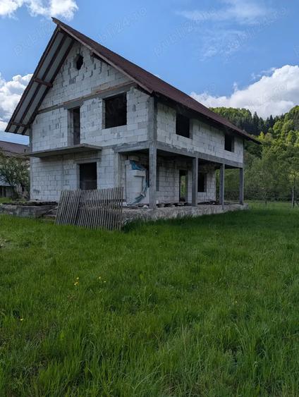 Vand casa ?i teren in comuna Moisei langa drumul principal DN 18 - 8