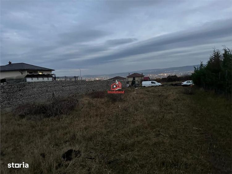 Teren intravilan cu PUZ,PUD si utilitati pentru casa sau duplex, la st - 4