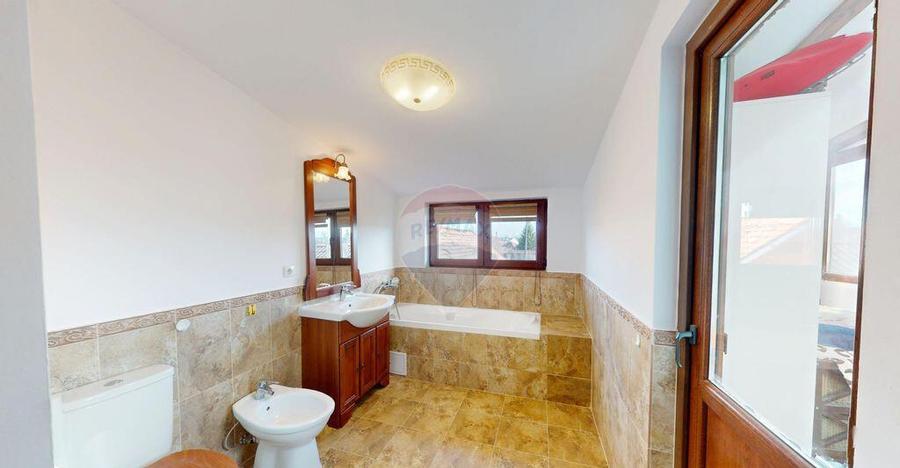 Duplex integral renovat, 3 camere , 2 bai, garaj, 403 mp ... - 16