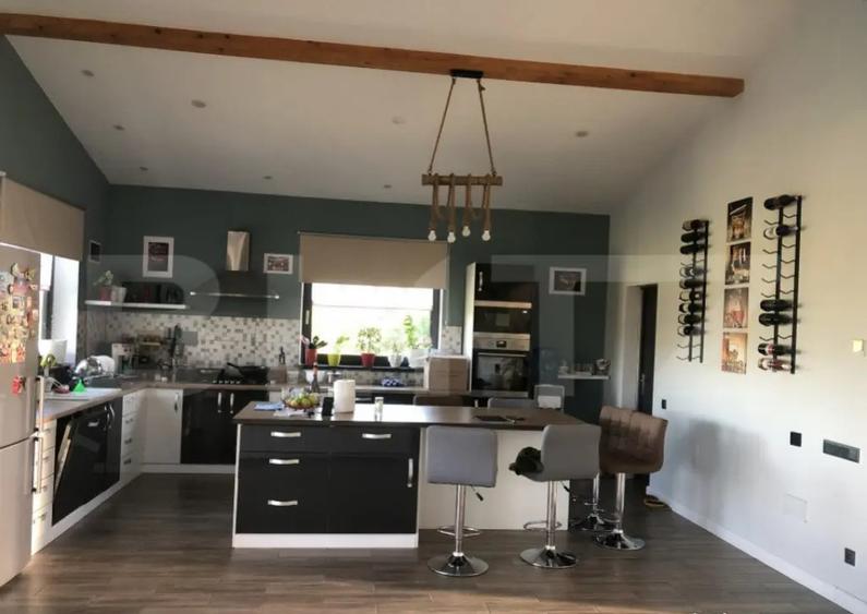 Casa/Vila de vanzare / posibil Pensiune ,cu view ?i padur - 13