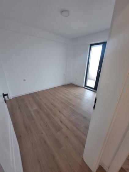 Tomis III , spatii IDEAL BIROURI, 58 mp. , imobil 2023, LOC DE PARCARE PROPRIU - 4