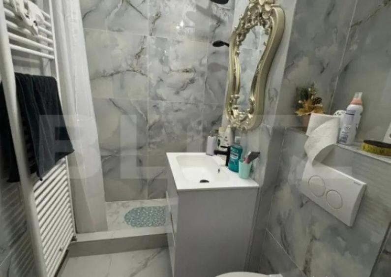 Apartament de vanzare 3 camere decomandat, zona Micro 16 - 1