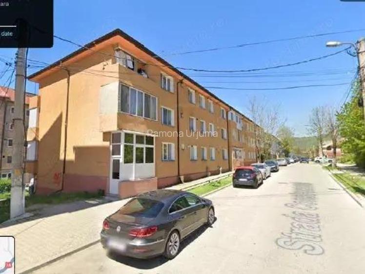 Cota de 1/8 din apartament 3 camere-loc Petrosani, jud. Hunedoara