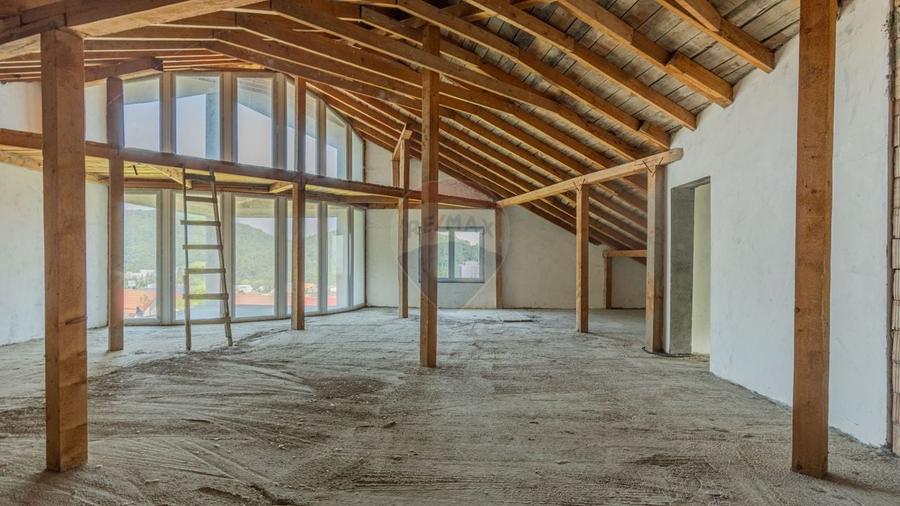 Casă individuală cu 10 camere cu Piscina în Bunloc