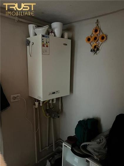 Casa la curte, central, Decebal - 13