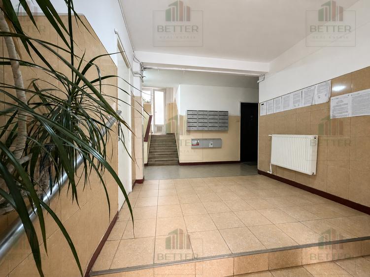 Apartament cu 3 camere semidecomandat în Titan