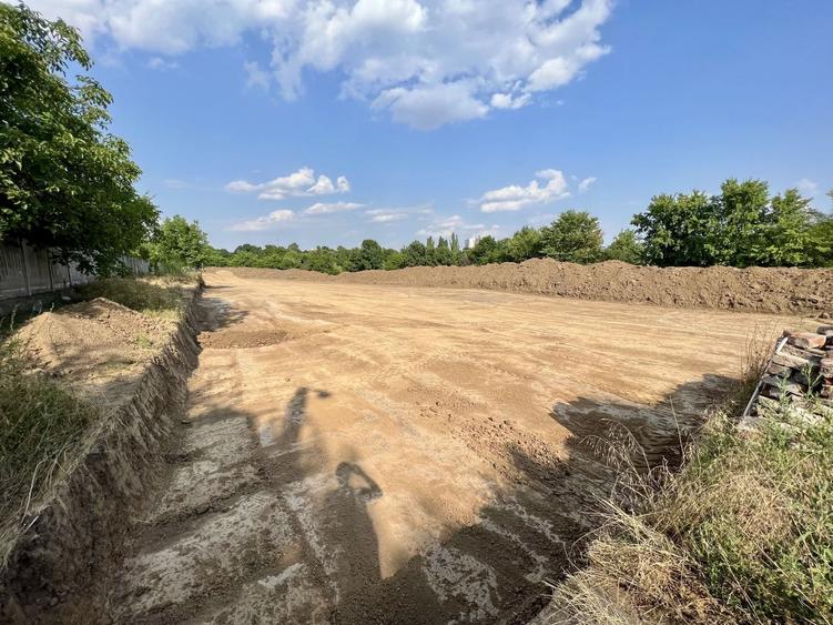 Teren 6000 mp pozitie deosebita lacul Baneasa adancime 140 m - 4